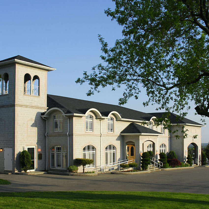 Casa Larga Vineyards building